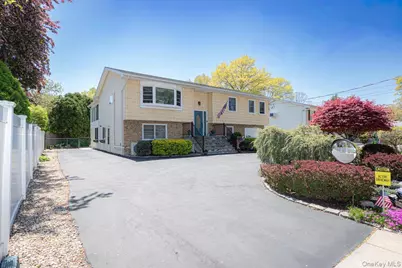 188 Geneva Street, Bay Shore, NY 11706 - Photo 2