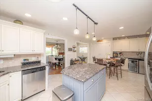 188 Geneva St, Bay Shore, NY 11706 - Photo 10