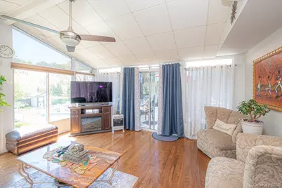 188 Geneva Street, Bay Shore, NY 11706 - Photo 16