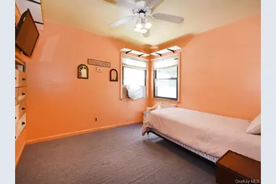 118 Park Lane, Massapequa, NY 11758 - Photo 16