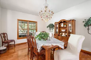 1 Fox Holw Ct, Dix Hills, NY 11746 - Photo 8