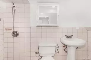 951 E 221st St, Bronx, NY 10469 - Photo 32