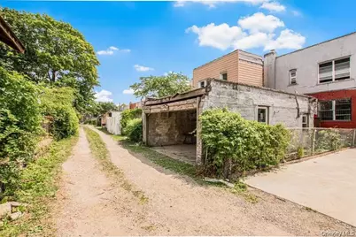 951 E 221st Street, Bronx, NY 10469 - Photo 16