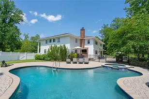 25 Montrose Ct, Roslyn, NY 11576 - Photo 32