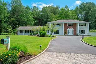 25 Montrose Ct, Roslyn, NY 11576 - Photo 4