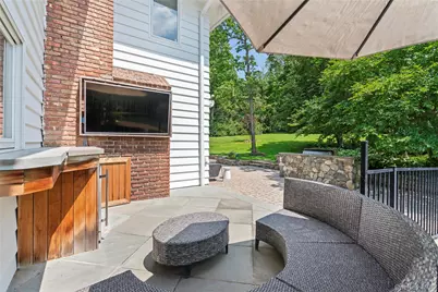 25 Montrose Court, Roslyn, NY 11576 - Photo 26