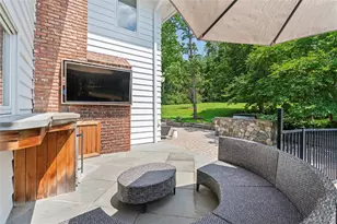 25 Montrose Ct, Roslyn, NY 11576 - Photo 26