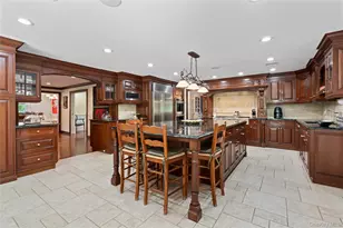 25 Montrose Ct, Roslyn, NY 11576 - Photo 12
