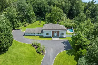25 Montrose Court, Roslyn, NY 11576 - Photo 1