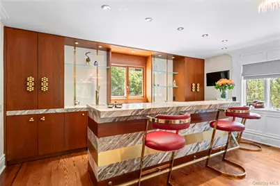 25 Montrose Court, Roslyn, NY 11576 - Photo 8