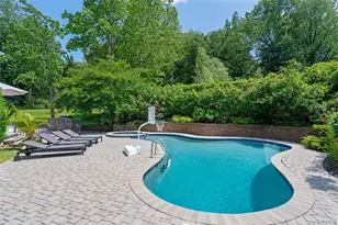 25 Montrose Ct, Roslyn, NY 11576 - Photo 28