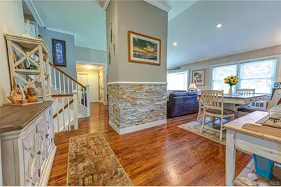 7 Ursular Court, Smithtown, NY 11787 - Photo 10