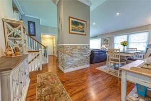 7 Ursular Ct, Smithtown, NY 11787 - Photo 10
