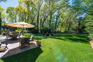 7 Ursular Ct, Smithtown, NY 11787 - Photo 24