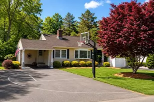 7 Ursular Ct, Smithtown, NY 11787 - Photo 2