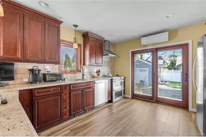 196 Central Avenue, Lynbrook, NY 11563 - Photo 8