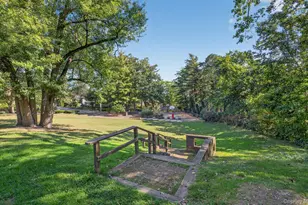 28 Linden St, Great Neck, NY 11021 - Photo 24