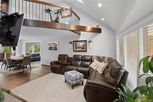 10 Oak Brook Ln, Merrick, NY 11566 - Photo 20
