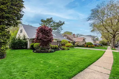10 Oak Brook Lane, Merrick, NY 11566 - Photo 46