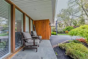 10 Oak Brook Ln, Merrick, NY 11566 - Photo 4