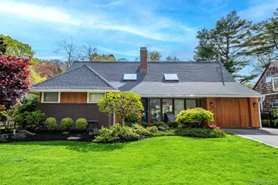 10 Oak Brook Lane, Merrick, NY 11566 - Photo 1