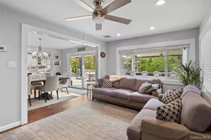 10 Oak Brook Ln, Merrick, NY 11566 - Photo 26