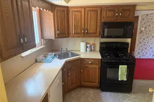 18 Greene Rd, Spring Valley, NY 10977 - Photo 4