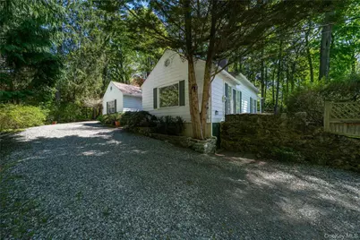 105 Douglas Road, Chappaqua, NY 10514 - Photo 2
