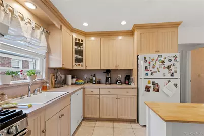 15163 19th Avenue, Whitestone, NY 11357 - Photo 4