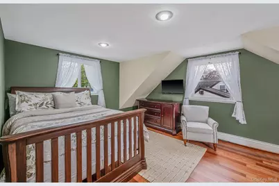 320 28th Street, Lindenhurst, NY 11757 - Photo 16