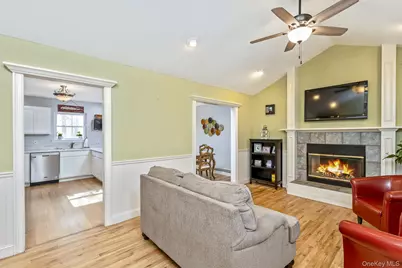 10 Black Pine Street, Center Moriches, NY 11934 - Photo 4