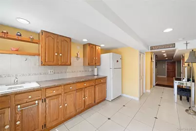 5938 69th Lane, Maspeth, NY 11378 - Photo 20