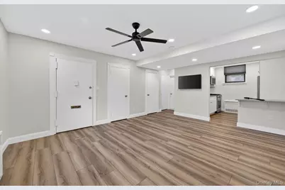 319 Main Street #B, Roslyn, NY 11576 - Photo 2