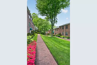 319 Main Street #B, Roslyn, NY 11576 - Photo 18