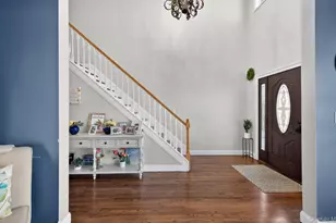 33 Oceanview Blvd, Manorville, NY 11949 - Photo 4