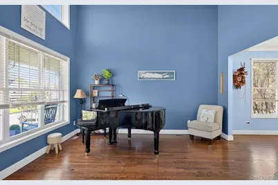 33 Oceanview Boulevard, Manorville, NY 11949 - Photo 6