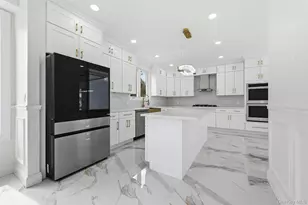 1275 Barry Dr S, Valley Stream, NY 11580 - Photo 18