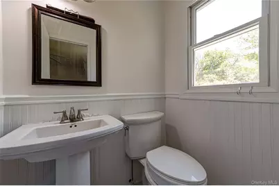 6200 New Suffolk Avenue, Mattituck, NY 11952 - Photo 16