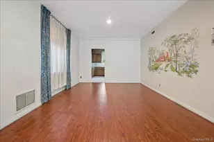 4534 Henry Hudson Pkwy, Bronx, NY 10471 - Photo 10
