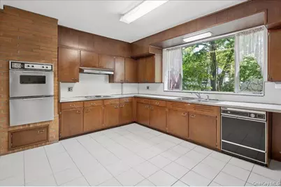 4534 Henry Hudson Parkway, Bronx, NY 10471 - Photo 12