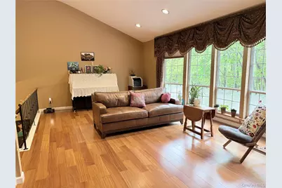 21 Manors Drive, Jericho, NY 11753 - Photo 4