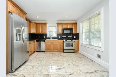 51 Inwood Road #B, Port Washington, NY 11050 - Photo 10