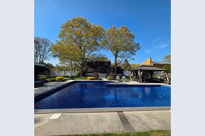 38 Bishop Lane, Holbrook, NY 11741 - Photo 4