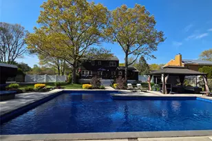 38 Bishop Ln, Holbrook, NY 11741 - Photo 4
