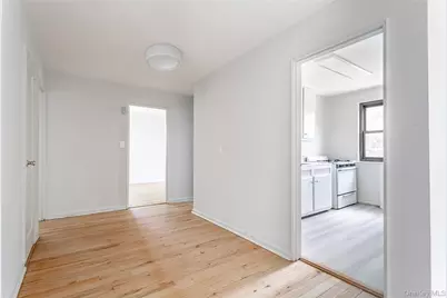 9 Terrace Circle #2C, Great Neck, NY 11021 - Photo 2