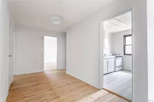 9 Terrace Cir, Great Neck, NY 11021 - Photo 2