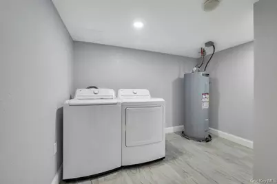 9411 210th Street, Queens Village, NY 11428 - Photo 26