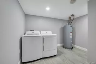 94-11 210th St, Queens Village, NY 11428 - Photo 26
