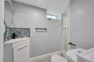 94-11 210th St, Queens Village, NY 11428 - Photo 24