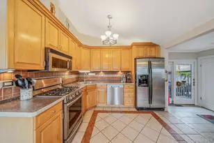 26 Bartley Ln, West Sayville, NY 11796 - Photo 14